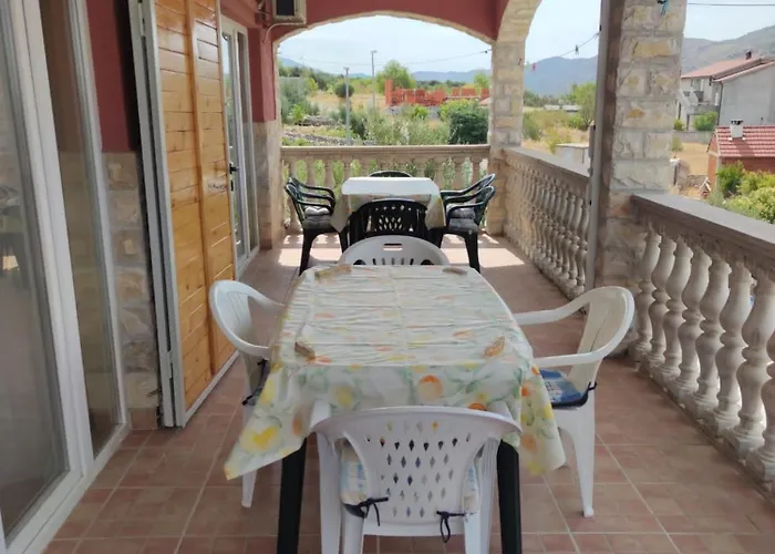 With Parking Space Grebastica, - 24934 * Šibenik