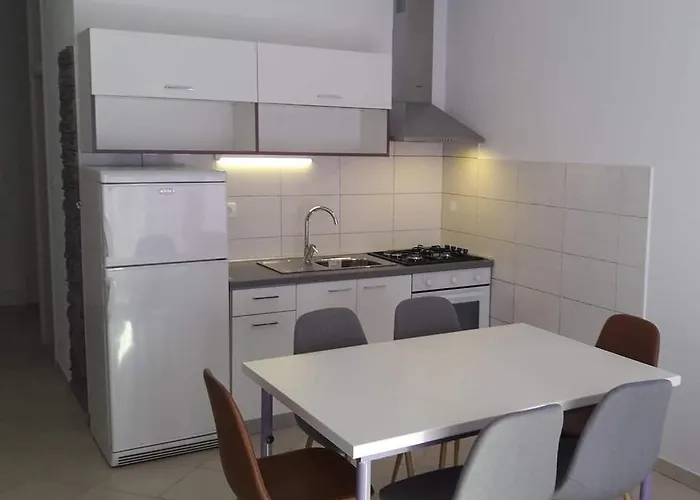 Daire With Parking Space Grebastica, Sibenik - 24934 Šibenik