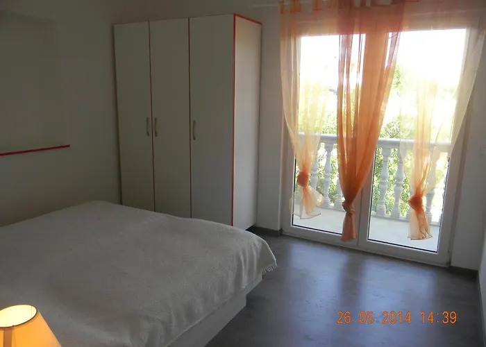 With Parking Space Grebastica, - 24934 * Šibenik