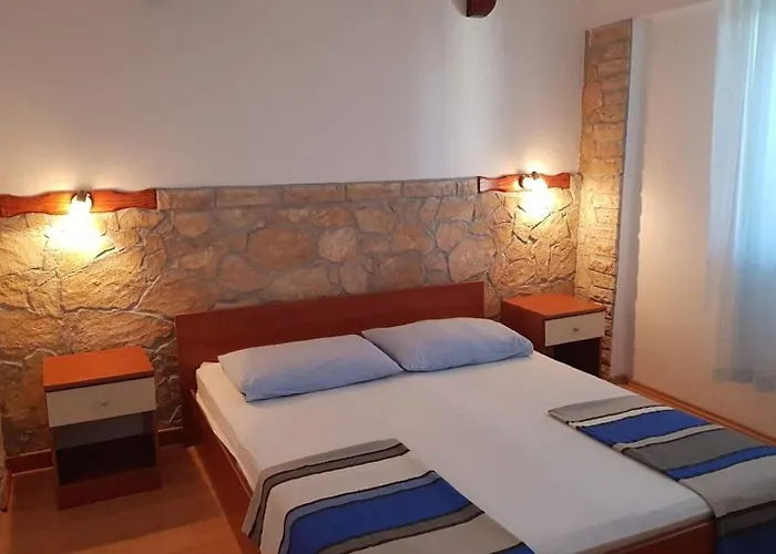 With Parking Space Grebastica, - 24934 Lägenhet Šibenik